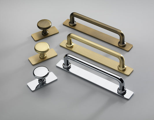 Banbury 32mm Cabinet Knob on Backplate in Brushed Satin Brass